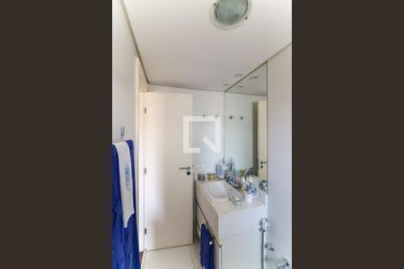 Apartamento à venda com 135m², 2 quartos e 2 vagas Apartamento à venda com 135m², 2 quartos e 2 vagasBanheiro do Quarto 1