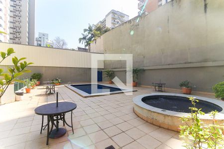 Apartamento à venda com 135m², 2 quartos e 2 vagas Apartamento à venda com 135m², 2 quartos e 2 vagasÁrea comum - Piscina