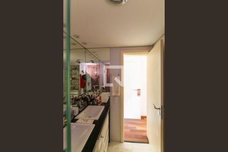 Apartamento à venda com 135m², 2 quartos e 2 vagas Apartamento à venda com 135m², 2 quartos e 2 vagasBanheiro do Quarto 2