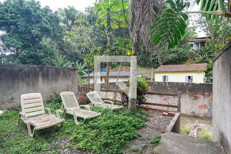 Casa à venda com 95m², 3 quartos e 3 vagasfundos