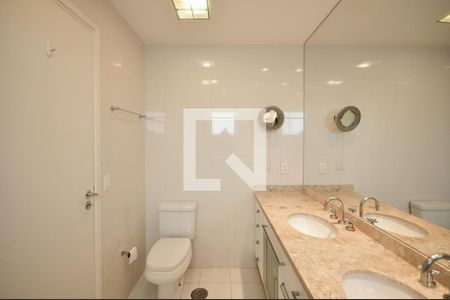 Apartamento à venda com 200m², 3 quartos e 3 vagasBanheiro Suíte 3