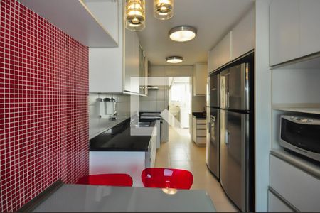 Apartamento à venda com 200m², 3 quartos e 3 vagasCozinha