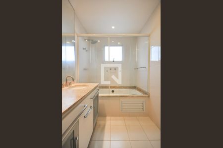 Apartamento à venda com 200m², 3 quartos e 3 vagasBanheiro Suíte 3