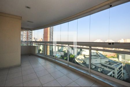 Apartamento à venda com 200m², 3 quartos e 3 vagasVaranda