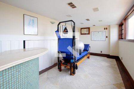 Casa de condomínio à venda com 443m², 4 quartos e 2 vagas Casa de condomínio à venda com 443m², 4 quartos e 2 vagasBar de apoio da piscina