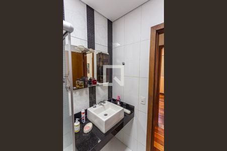 Casa à venda com 320m², 4 quartos e 6 vagas Casa à venda com 320m², 4 quartos e 6 vagasBanheiro Social 1