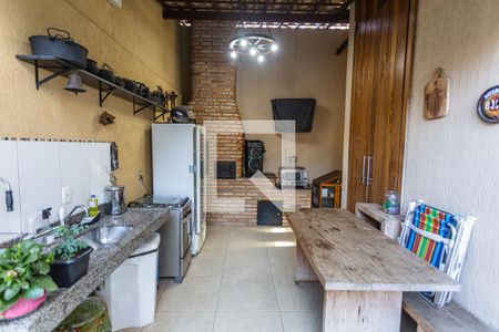 Casa à venda com 320m², 4 quartos e 6 vagas Casa à venda com 320m², 4 quartos e 6 vagasEspaço Gourmet