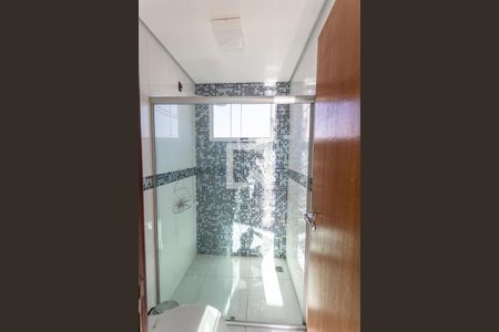 Banheiro Social 2 no 2° Pavimento de casa à venda com 4 quartos, 320m² em Aparecida, Belo Horizonte