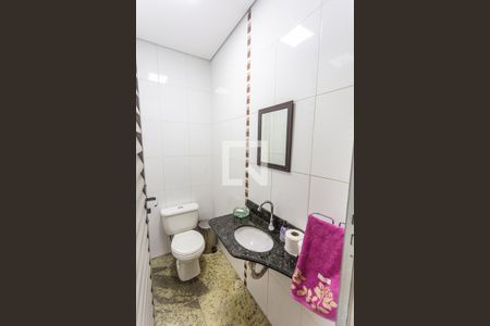 Casa à venda com 320m², 4 quartos e 6 vagas Casa à venda com 320m², 4 quartos e 6 vagasBanheiro do Espaço Gourmet