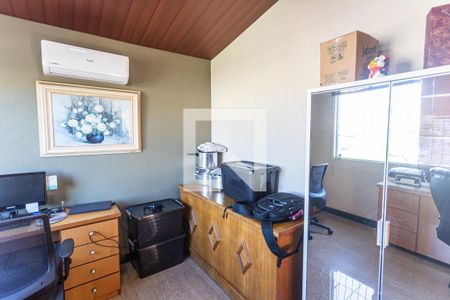 Casa à venda com 320m², 4 quartos e 6 vagas Casa à venda com 320m², 4 quartos e 6 vagasQuarto 4 no 2° Pavimento