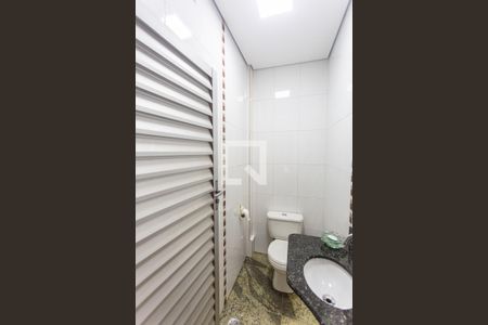 Casa à venda com 320m², 4 quartos e 6 vagas Casa à venda com 320m², 4 quartos e 6 vagasBanheiro do Espaço Gourmet
