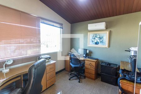 Casa à venda com 320m², 4 quartos e 6 vagas Casa à venda com 320m², 4 quartos e 6 vagasQuarto 4 no 2° Pavimento
