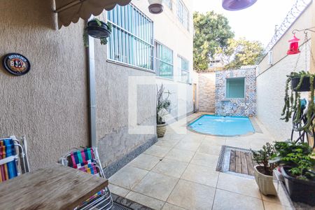 Casa à venda com 320m², 4 quartos e 6 vagas Casa à venda com 320m², 4 quartos e 6 vagasEspaço Gourmet