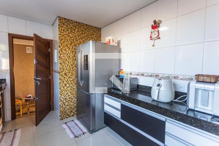 Casa à venda com 320m², 4 quartos e 6 vagas Casa à venda com 320m², 4 quartos e 6 vagasCozinha