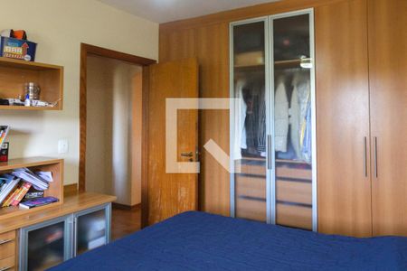 Apartamento à venda com 168m², 4 quartos e 2 vagasQuarto 2