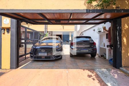 Casa à venda com 180m², 3 quartos e 2 vagasFachada