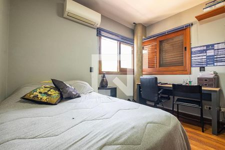 Casa à venda com 180m², 3 quartos e 2 vagasSuíte 2