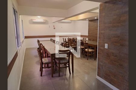 Apartamento à venda com 74m², 3 quartos e 2 vagas Apartamento à venda com 74m², 3 quartos e 2 vagasÁrea comum - Salão de festas