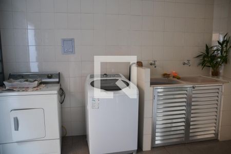 Casa à venda com 200m², 3 quartos e 2 vagasÁrea de Serviço