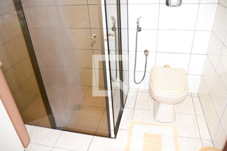 Casa à venda com 200m², 3 quartos e 2 vagasBanheiro