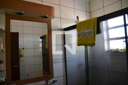 Casa à venda com 200m², 3 quartos e 2 vagasBanheiro