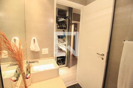 Apartamento à venda com 124m², 3 quartos e 3 vagas Apartamento à venda com 124m², 3 quartos e 3 vagasBanheiro Suíte