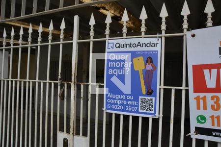 Casa à venda com 200m², 2 quartos e 2 vagasFachada