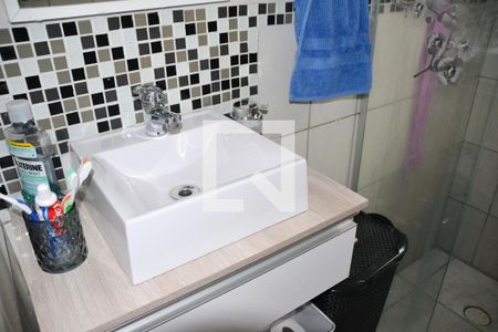 Casa à venda com 200m², 2 quartos e 2 vagasBanheiro 