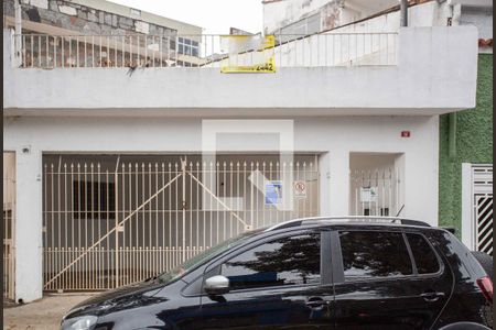 Casa à venda com 200m², 3 quartos e 2 vagas Casa à venda com 200m², 3 quartos e 2 vagasFachada