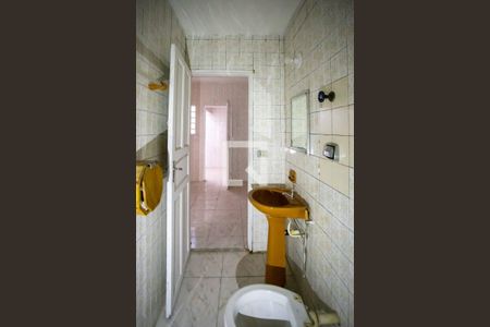 Casa à venda com 200m², 3 quartos e 2 vagas Casa à venda com 200m², 3 quartos e 2 vagasBanheiro 2