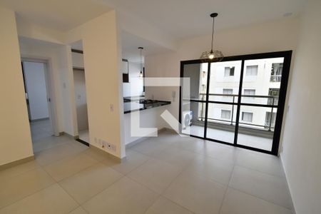Sala de apartamento para alugar com 1 quarto, 51m² em Centro, Campinas