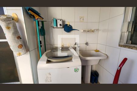 Casa à venda com 120m², 3 quartos e 1 vagaÁrea de Serviço