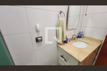 Casa à venda com 120m², 3 quartos e 1 vagaBanheiro