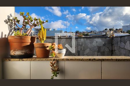 Casa à venda com 120m², 3 quartos e 1 vagaÁrea de Serviço