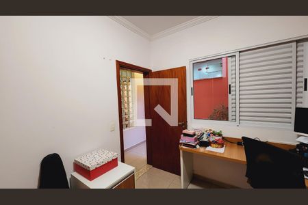 Casa à venda com 120m², 3 quartos e 2 vagasQuarto 2 (escritório)