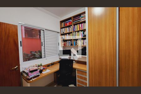 Casa à venda com 120m², 3 quartos e 2 vagasQuarto 2 (escritório)