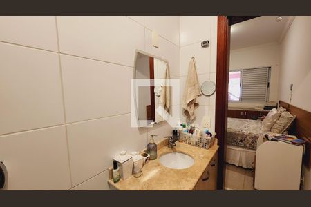 Casa à venda com 120m², 3 quartos e 2 vagasBanheiro da Suíte