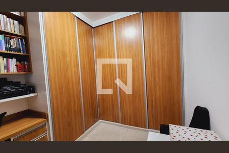 Casa à venda com 120m², 3 quartos e 2 vagasQuarto 2 (escritório)