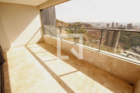 Apartamento à venda com 225m², 4 quartos e 4 vagasvaranda