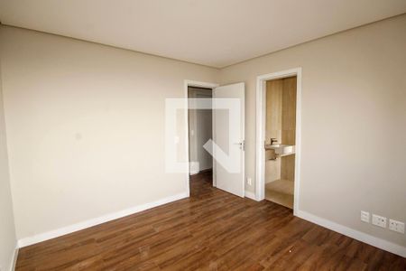 Apartamento à venda com 225m², 4 quartos e 4 vagasquarto 2