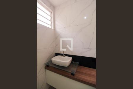 Casa para alugar com 90m², 2 quartos e 2 vagas Casa para alugar com 90m², 2 quartos e 2 vagasBanheiro