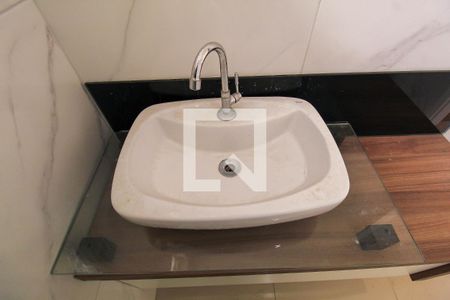 Casa para alugar com 90m², 2 quartos e 2 vagas Casa para alugar com 90m², 2 quartos e 2 vagasBanheiro