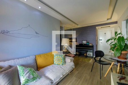 Sala de apartamento para alugar com 2 quartos, 70m² em Barra da Tijuca, Rio de Janeiro