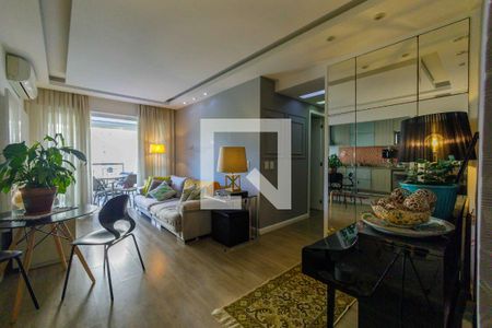 Sala de apartamento para alugar com 2 quartos, 70m² em Barra da Tijuca, Rio de Janeiro