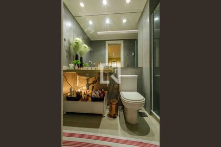 Apartamento para alugar com 70m², 2 quartos e 1 vaga Apartamento para alugar com 70m², 2 quartos e 1 vagaBanheiro da Suíte