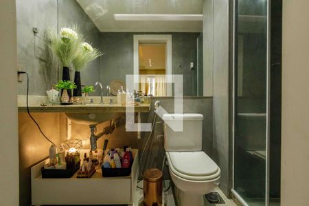 Apartamento para alugar com 70m², 2 quartos e 1 vaga Apartamento para alugar com 70m², 2 quartos e 1 vagaBanheiro da Suíte