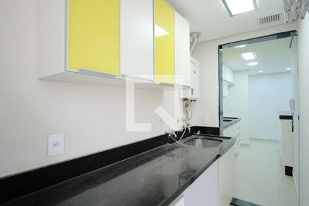 Apartamento para alugar com 70m², 3 quartos e 1 vagaÁrea de Serviço
