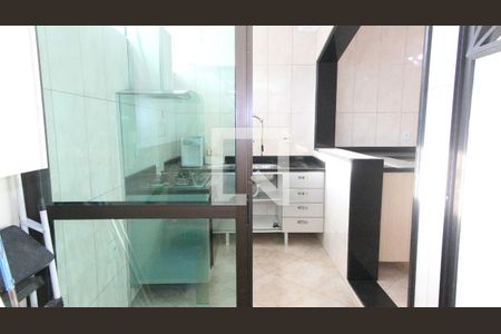 Casa à venda com 141m², 3 quartos e 2 vagas Casa à venda com 141m², 3 quartos e 2 vagasCozinha