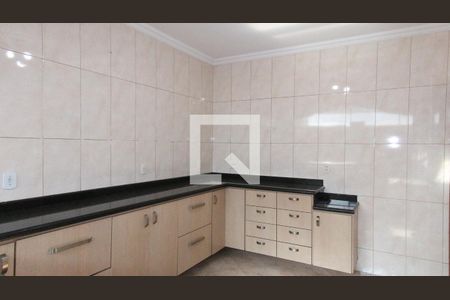 Casa à venda com 141m², 3 quartos e 2 vagas Casa à venda com 141m², 3 quartos e 2 vagasCozinha