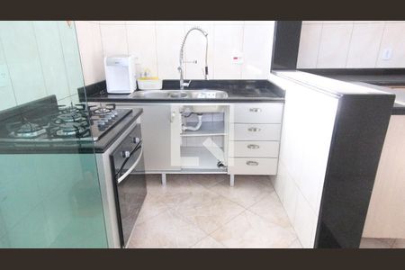 Casa à venda com 141m², 3 quartos e 2 vagas Casa à venda com 141m², 3 quartos e 2 vagasCozinha